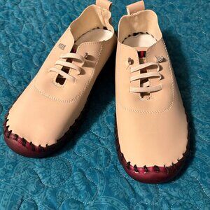 OY Handmade Soft Tan Color Leather Moccasin Flexible Size 42/9.5. New
